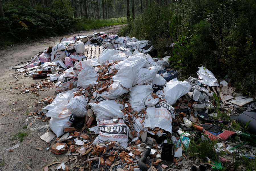 Ferrol da el primer paso para atajar los vertederos incontrolados