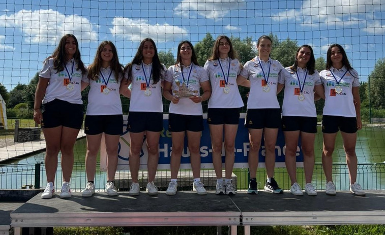 Marta Canosa, del Kayak Polo Copacabana, gana con España sub 21 la Copa de Europa de Francia