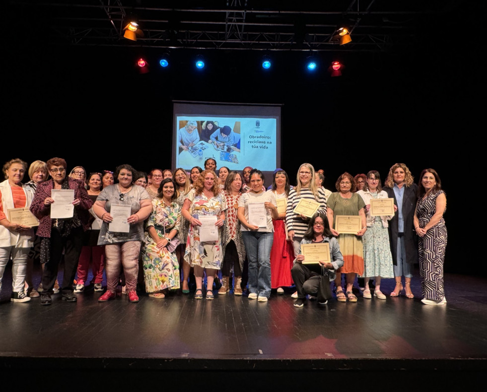 Entrega diplomas Mulleres Naron