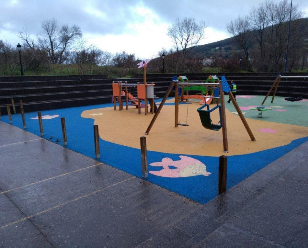 Parque da praza da Constitución 82426.95(1)