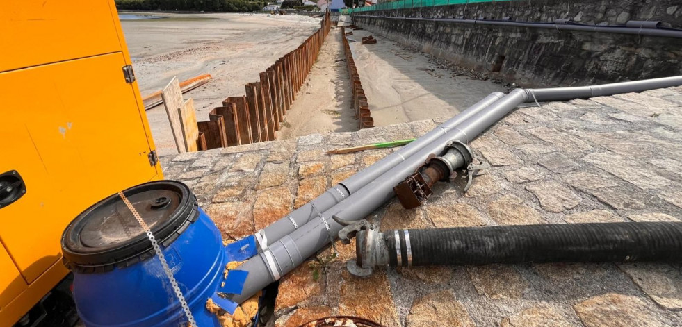 La playa de Ares quedará libre de las obras del saneamiento a finales de este mes