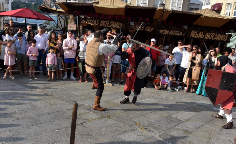 Pontedeume viaja al pasado con su  XIV Feirón medieval dos Andrade