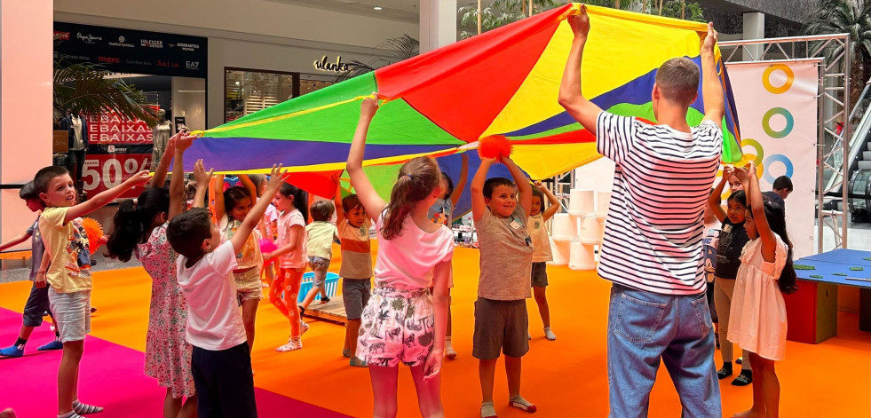 Gran fiesta infantil en Odeón para inaugurar los campamentos de verano del centro comercial