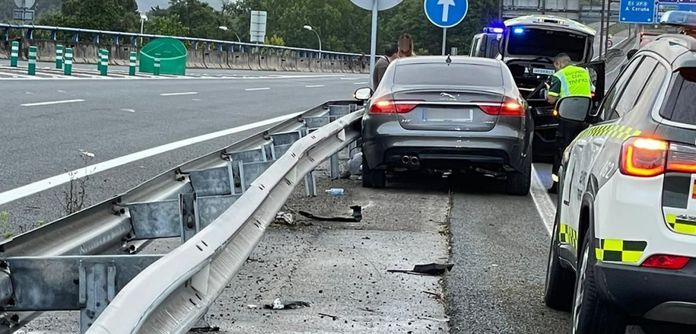 Investigada al dar positivo después de impactar en la AP-9 a su paso por Narón