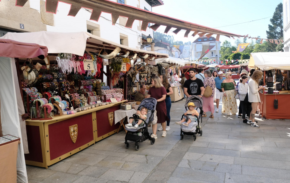 Pontedeume vive su última jornada medieval con una intensa actividad