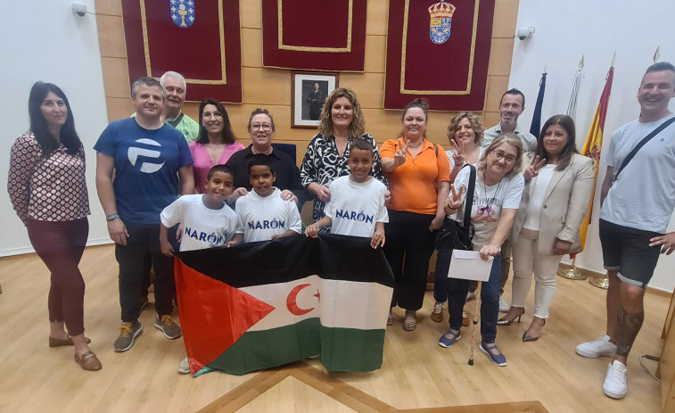 Los menores saharauis ya disfrutan del verano con las familias de acogida de Narón