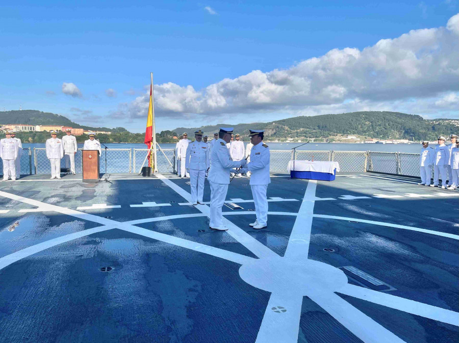 Cambio de mando del “Patiño” en aguas de la ría de Ferrol