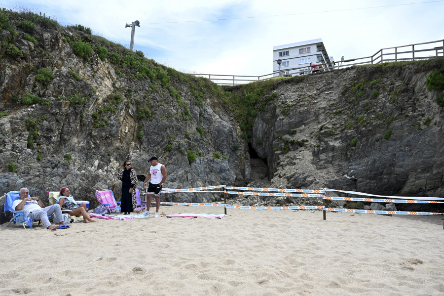 Reabre al baño la playa pequeña de Valdoviño
