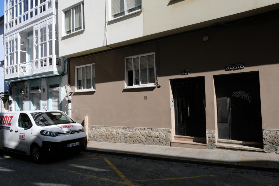 Defensa saca a subasta tres locales en las calles Lepanto, Padre Feijóo y Sol