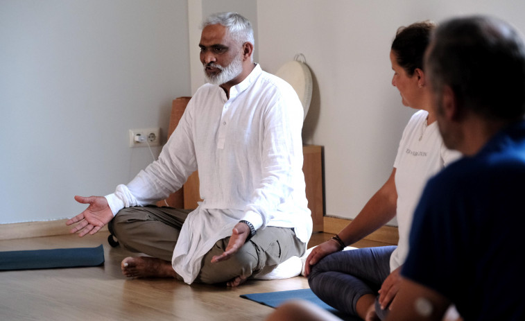 Oncoyoga: un impulso extra en la dura batalla de los pacientes de oncología en Ferrolterra