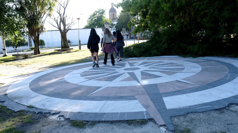 BUZÓN DEL LECTOR | El deterioro de la Rosa de los Vientos de Ferrol