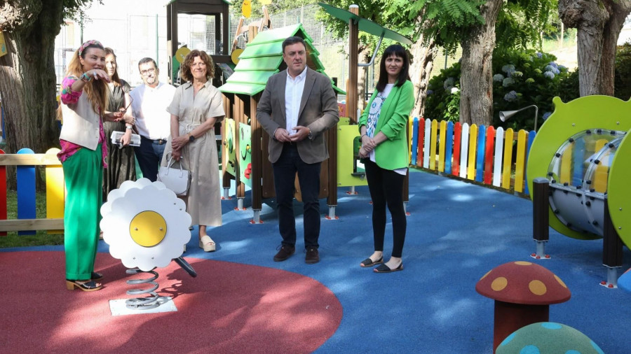 O Centro de Día de Menores de Ferrol estrea novo parque infantil