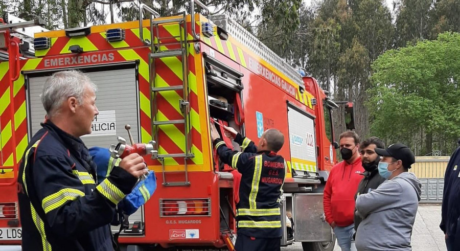 Incendio en el monasterio de Santa Catalina de Montefaro, en Ares
