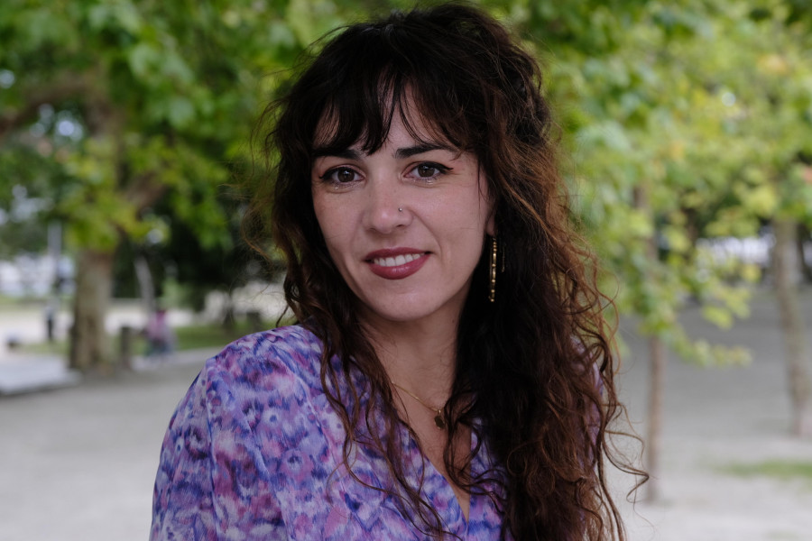 Alicia Louzao, poeta: “No sé si es una suerte o una maldición, pero los títulos me suelen caer como rayos”