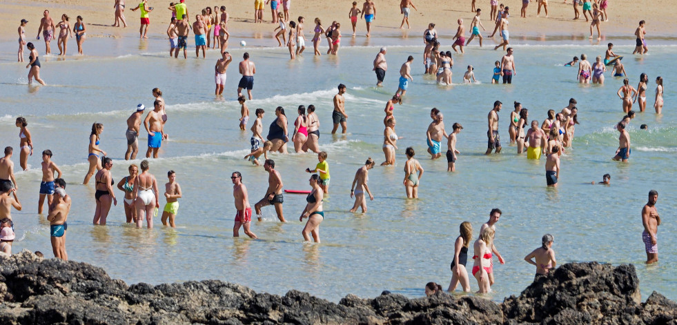 Playas “terapéuticas” para atraer al turismo en Ferrol en folletos de hace un siglo