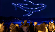 Doble espectáculo en el cielo de Ferrol por sus fiestas
