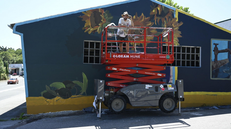Cambio de look para el mercado de Moeche con el mural del artista bilbaíno Mikel Erkiaga