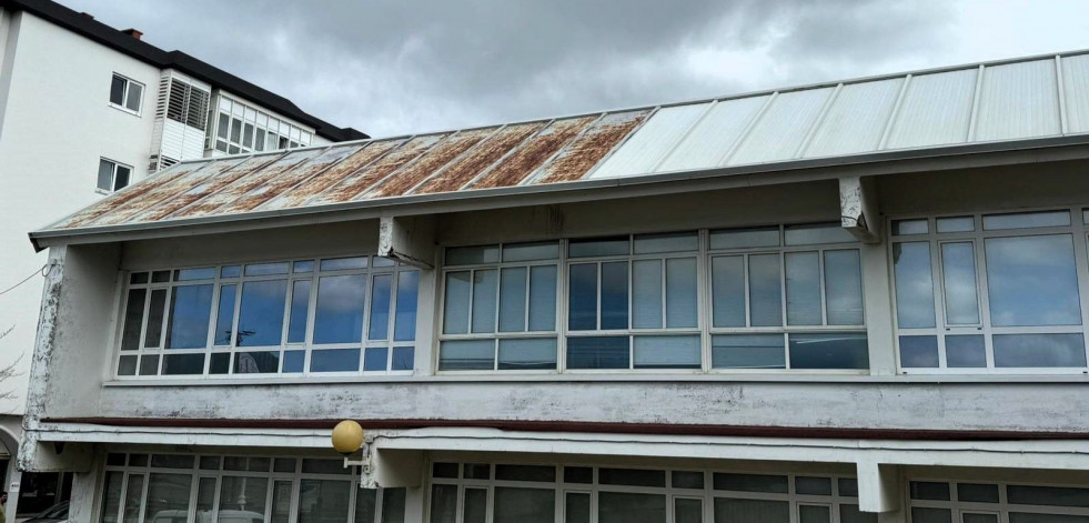 Obras de urgencia en el CEIP Nicolás del Río de Cedeira antes de que se inicie el curso