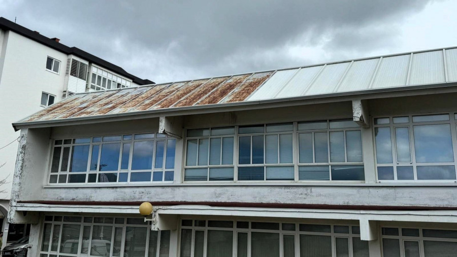 Obras de urgencia en el CEIP Nicolás del Río de Cedeira antes de que se inicie el curso