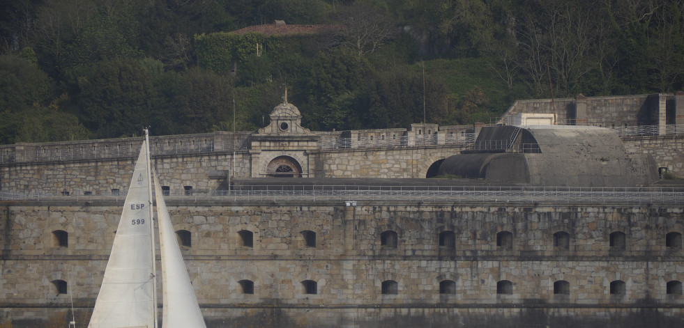 El PSOE de Mugardos exige a la Xunta la apertura al público del castillo de la Palma