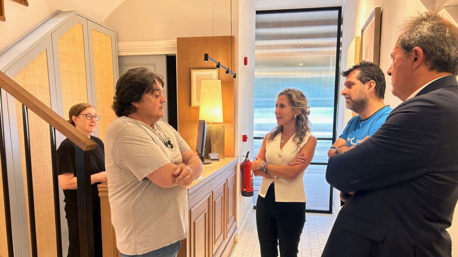 La Xunta apunta al potencial dinamizador del hotel Os Cantís de Cedeira