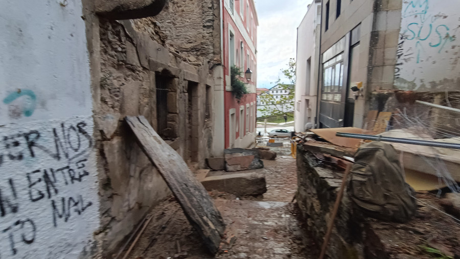 Una vivienda de Ferrol Vello que estaba siendo rehabilitada colapsa en plena madrugada