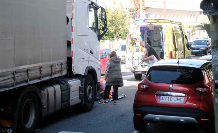 Un camión arrolla a una mujer de edad avanzada en Fene