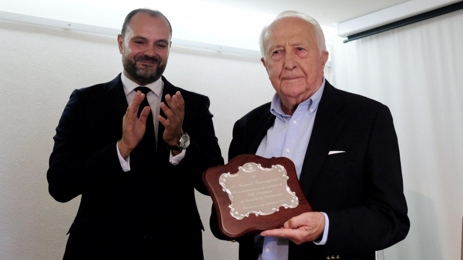 Pontedeume rinde homenaje a Torreiglesias, nuevo Hijo Predilecto