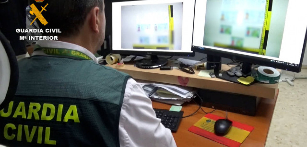 Investigan a un grupo criminal por robos por el método del coleccionista de billetes en la provincia de A Coruña