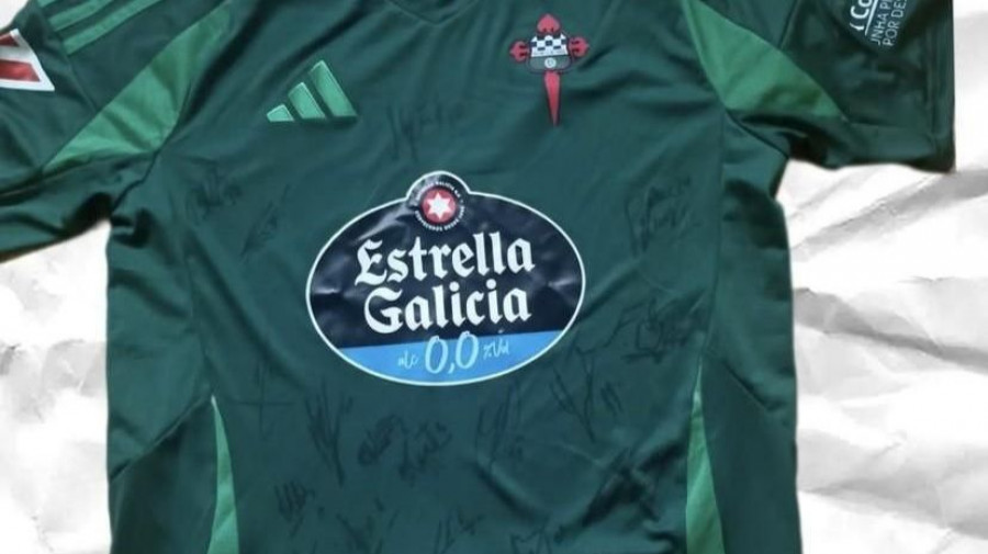 Los seguidores del Racing pueden hacerse con una camiseta firmada en la I Gala Parkinson Ferrol