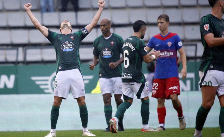 Racing-Elche: las imágenes de una victoria para celebrar un cumpleaños