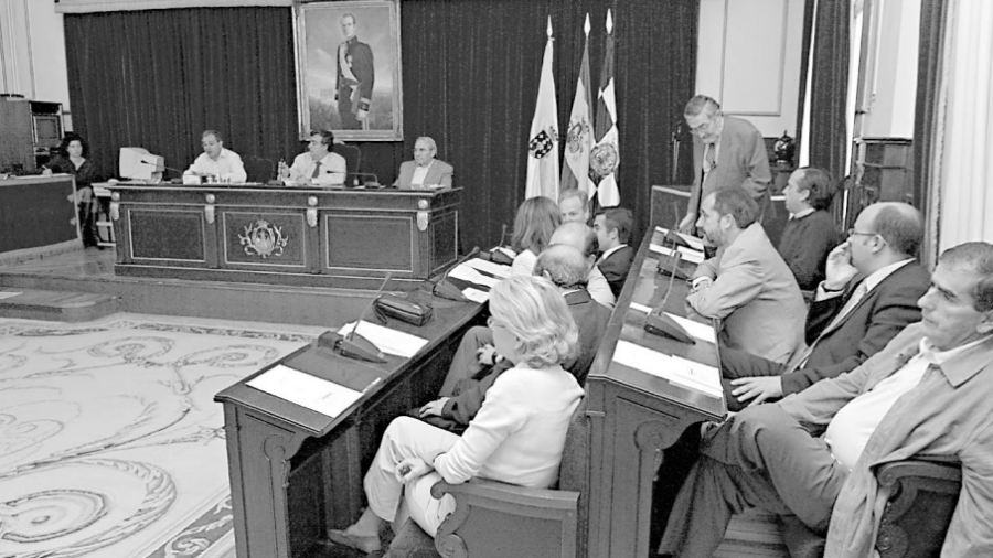 Hace 20 años | La plataforma logística de Cha, en Brión, podrá iniciar su actividad a finales de 2006