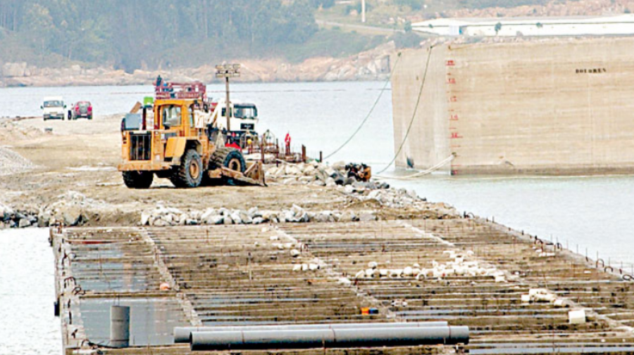 Hace 20 años | Puertos del Estado teme que Ferrol no tenga suficiente tráfico de contenedores