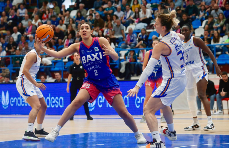 Último sprint del Baxi Ferrol ante un contundente Perfumerías Avenida