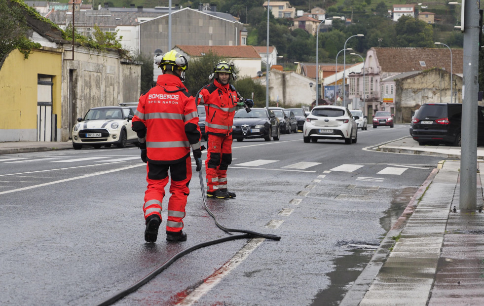 Narón reclamará los gastos de la limpieza del vertido el pasado día 15 en la carretera de Castilla