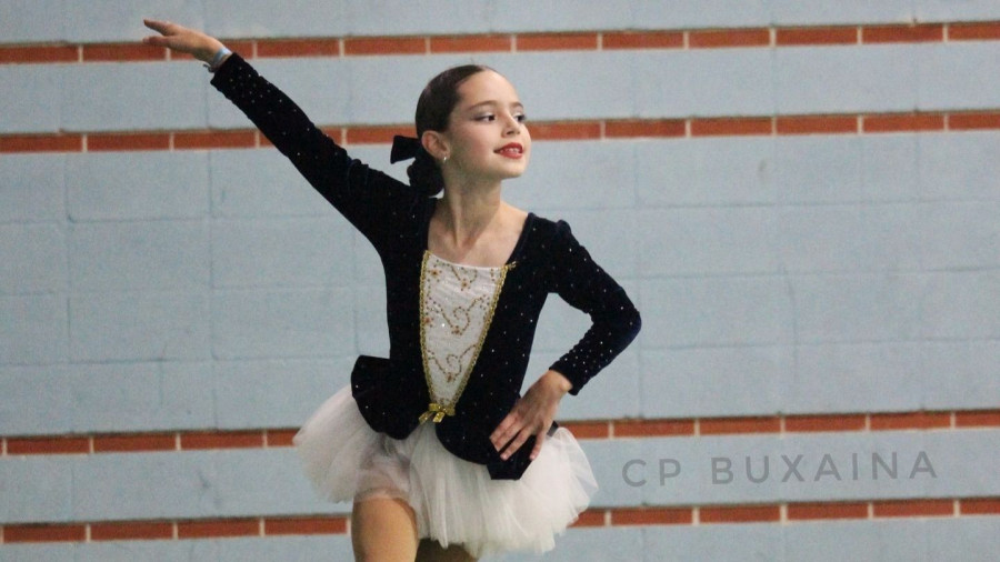 El bronce de Andrea Hermida que la lleva al Estatal alevín de patinaje artístico