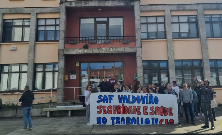 Concentración por la situación de las trabajadoras del SAF en Valdoviño