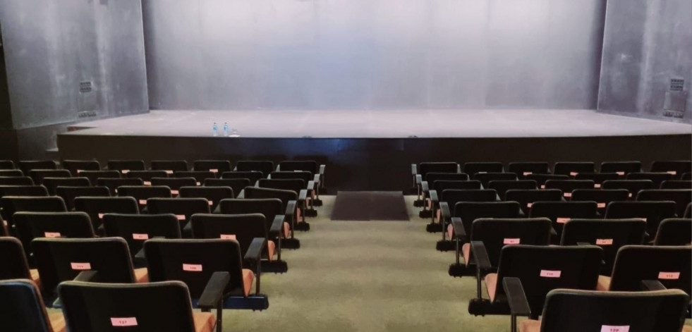 Valdoviño culmina las obras de mejora de la accesibilidad en el auditorio