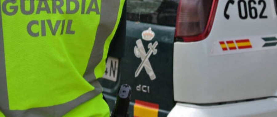Detienen a dos ferrolanos y dos naroneses por robar cable del teléfono en Moeche