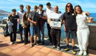 Valdo Surf School “doma” las olas de La Guancha y El Frontón
