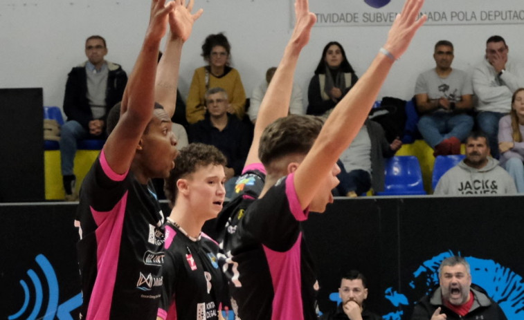 El Intasa San Sadurniño consigue el triunfo en el primero de sus dos duelos