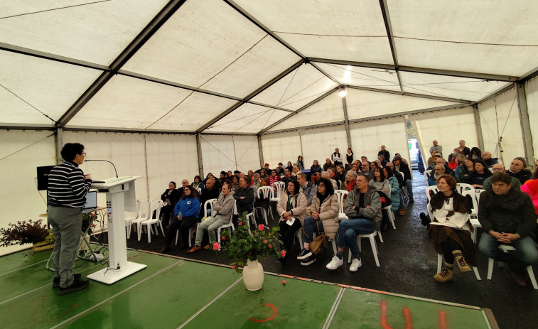 El Foro dos Vivos reunió a múltiples sectores implicados con el Camino a San Andrés