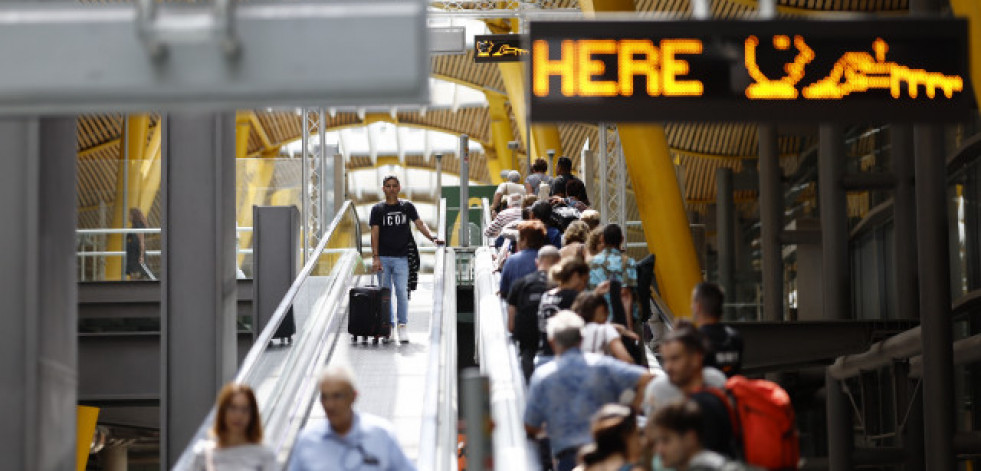 Aena limita desde hoy el acceso a pasajeros y acompañantes en Barajas en horario nocturno