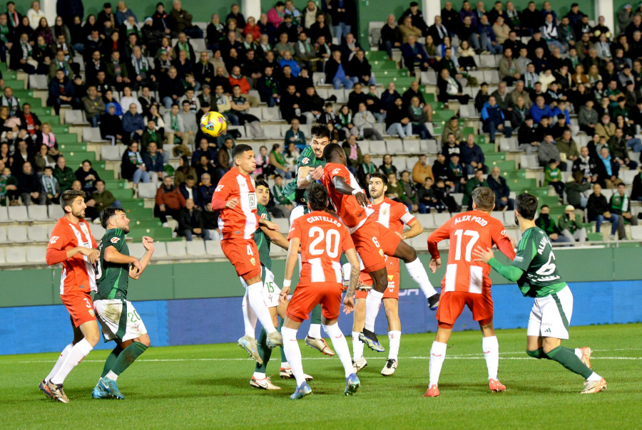 El Racing de Ferrol-Almería se disputa este martes