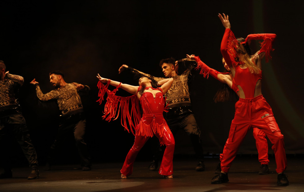 El primer campamento de danza urbana celebra su última jornada en el pabellón de A Gándara