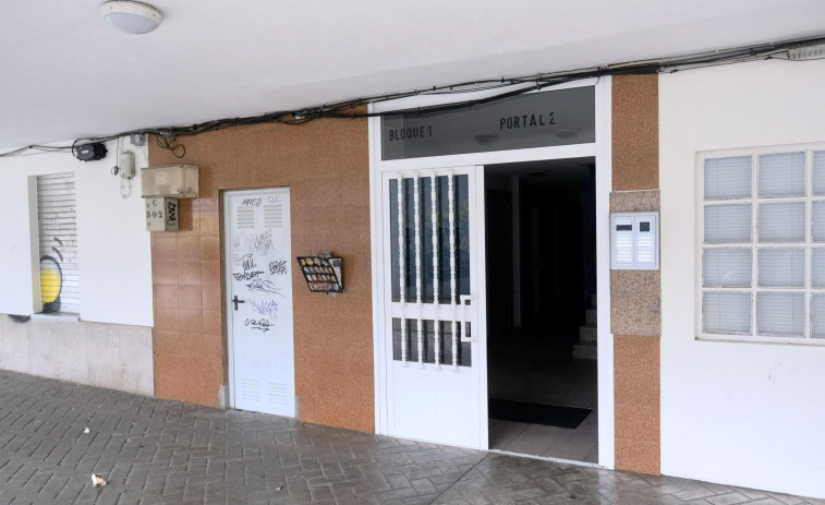 Un incendio en una vivienda de Esteiro moviliza a los Bomberos de Ferrol