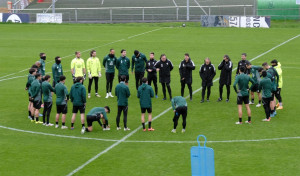 Racinguismo a prueba de lluvia: así fue el entrenamiento a puerta abierta del Racing de Ferrol