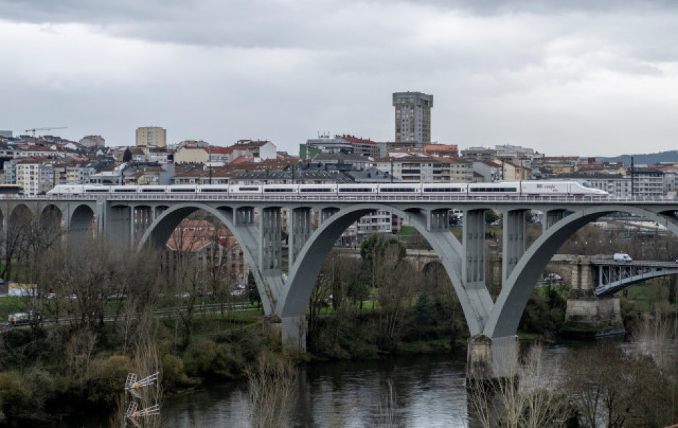 La Xunta reclama al Gobierno que “se tome en serio” a Galicia e impulse el AVE a Portugal