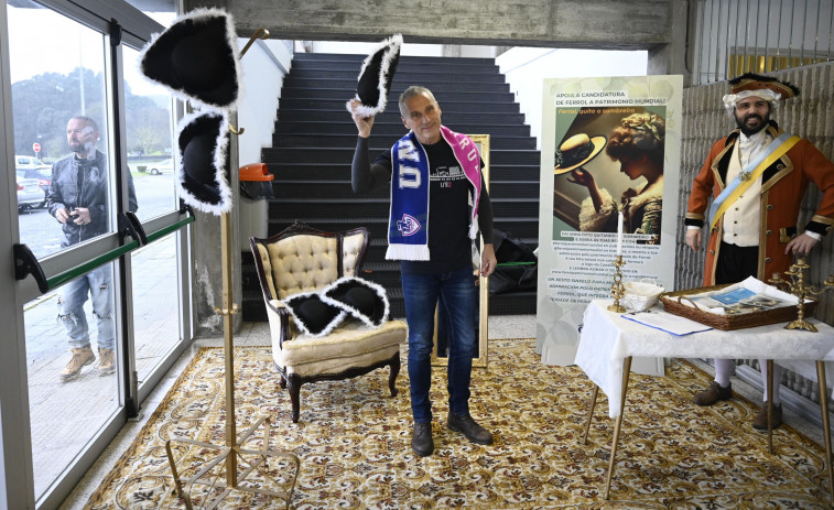 La afición del Baxi se sacó el sombrero para apoyar a Ferrol en su candidatura a Patrimonio