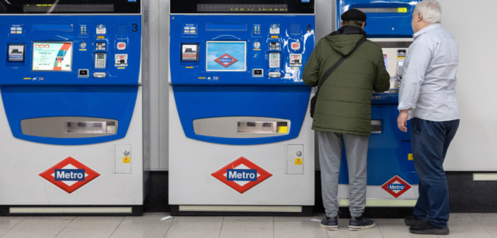 La venta de abonos estatales de tren y autobús con descuentos se reactiva mañana